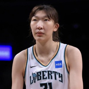 体育品牌-重返WNBA首秀！韩旭替补10中6轰20分全场最高 难阻自由人惨败